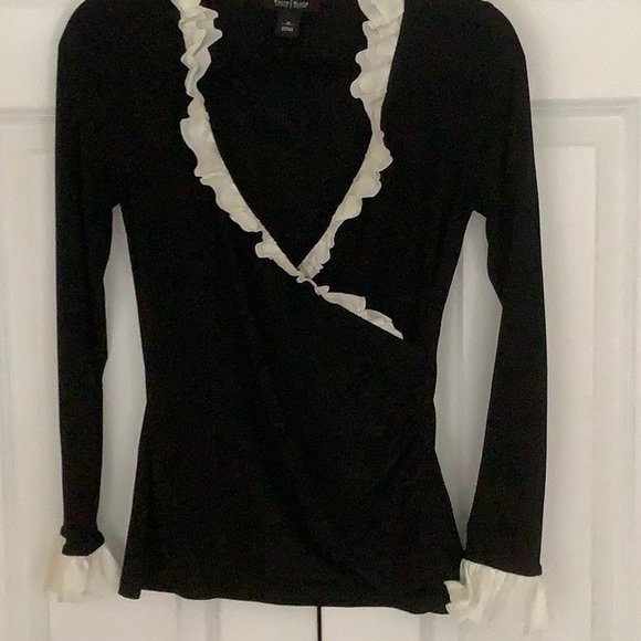 White House black market black top with white ruffled neck and sleeves. - Picture 6 of 6